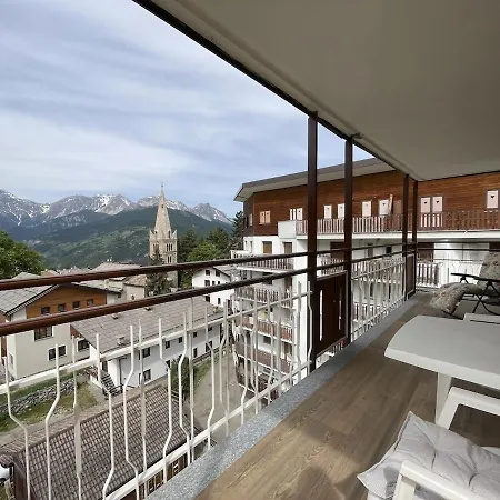Spacious Apartment, Mountain Views شقة *