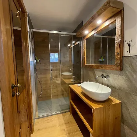Spacious Apartment, Mountain Views شقة