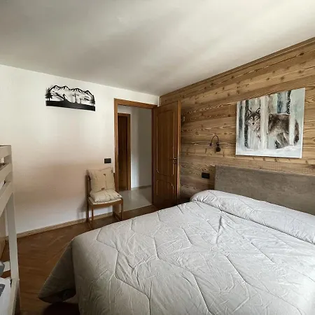 Spacious Apartment, Mountain Views *