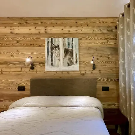 Spacious Apartment, Mountain Views *